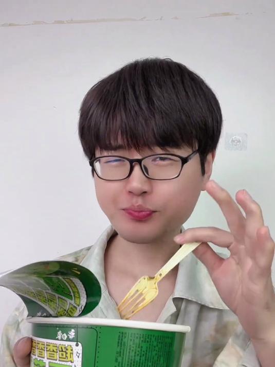 这一碗香菜泡面真的是香菜爱好者的天堂