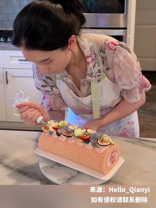 堪称艺术品！女子做蛋糕送老公同事，网友：我能做大哥的同事吗？