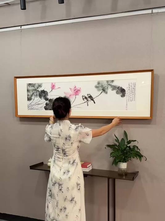 2025年餐厅客厅挂这几款永不过时