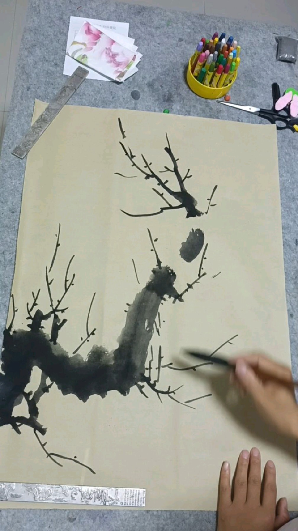 梅花枝干的画法