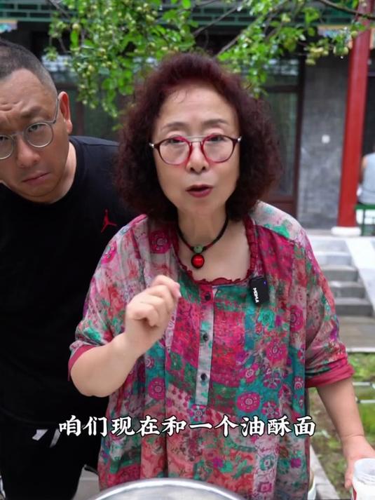 复刻马凯餐厅招牌芝麻肉沫烧饼,层多还酥脆,肉馅咸还特香