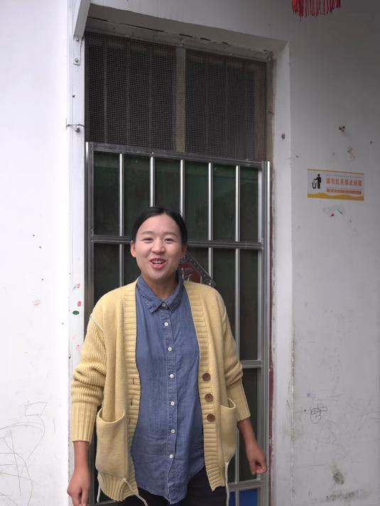 今天一家人都到齐，和孩子们一起包饺子