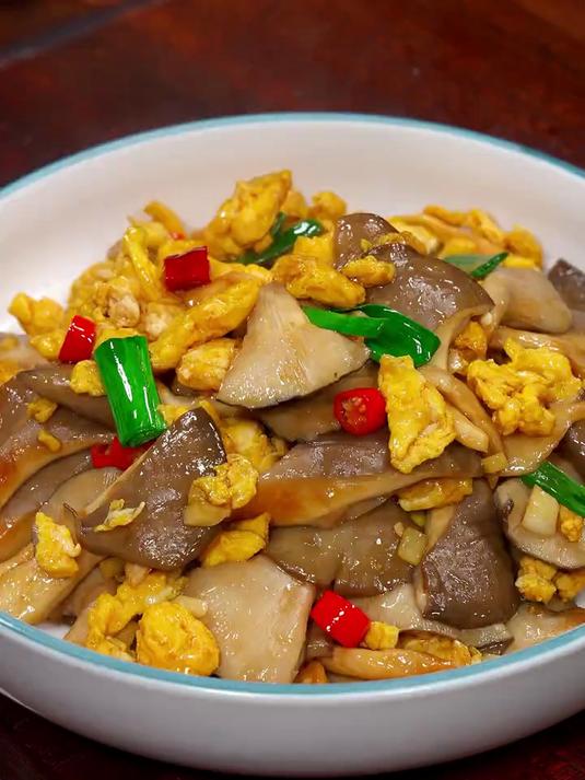 香喷喷的蘑菇炒鸡蛋