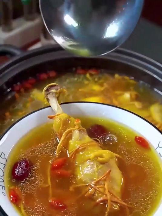 每天换着吃,虫草花脆爽,炒菜煮汤不重样