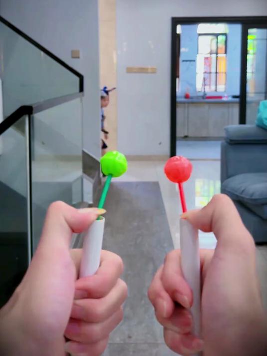 小孩吃棒棒大人获得大棒棒糖 二次元 兔子警官 天使