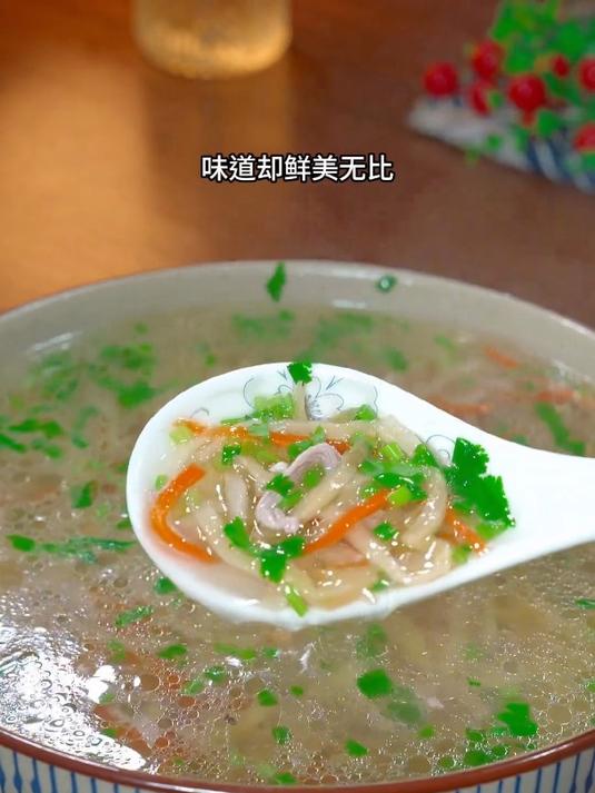 鲜美好喝的榨菜肉丝汤