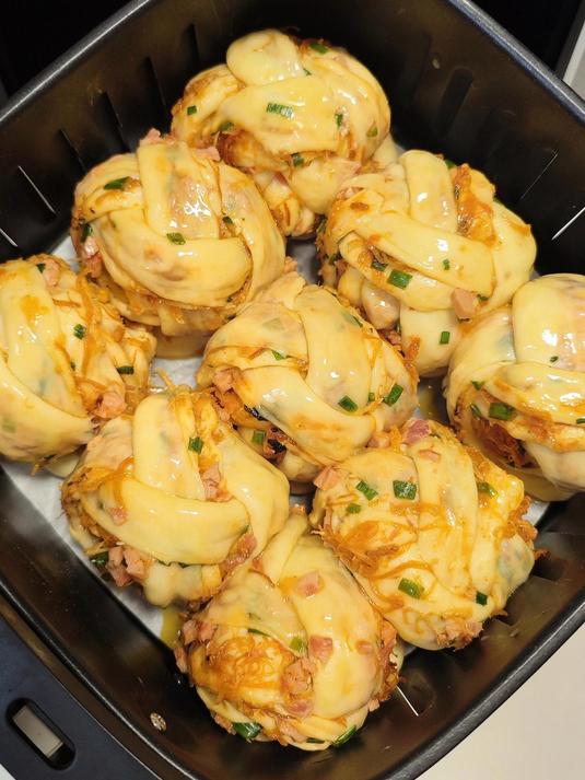 有空气炸锅就能做的四种面包做法