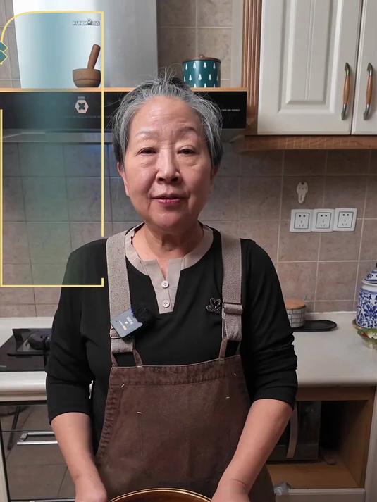 酱烧猪脊骨，猪脊骨汤炖萝卜，又是一趟水两道菜
