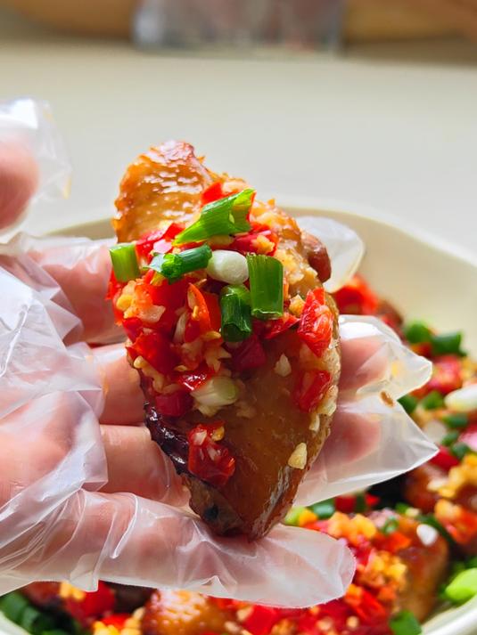 空气炸锅烤鸡翅中+剁椒暴击 免油炸巨脆嫩！