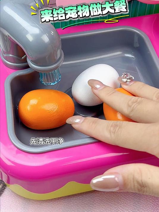 全网最乖河马吃播！亲手煮蛋剥壳投喂的治愈瞬间！