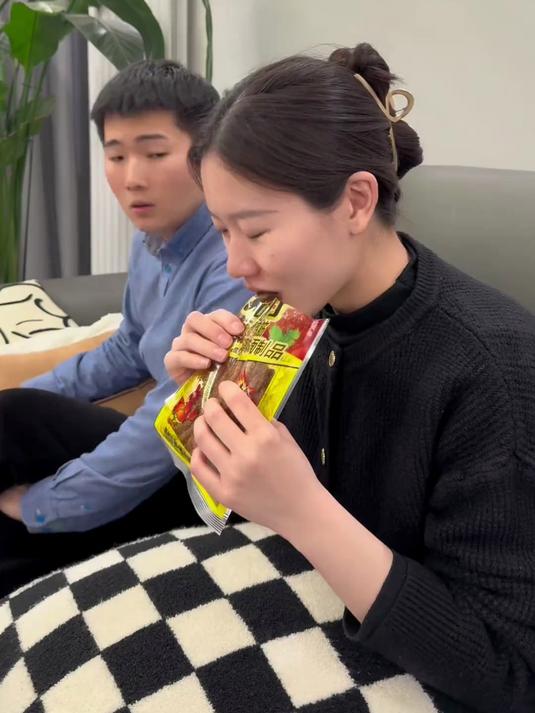 你怀孕的时候吃辣条了吗