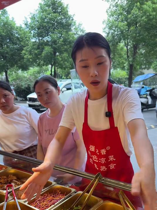 凉拌菜如何正确摆放，呈现出来的效果才好。看看你都做对了吗