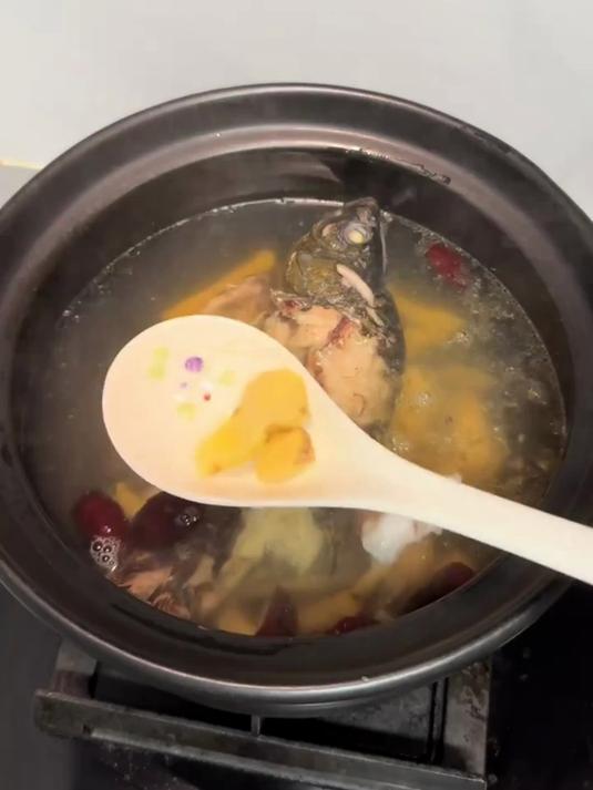 术后体虚补养:黄芪鲫鱼汤,清淡滋补,不油腻好吸收