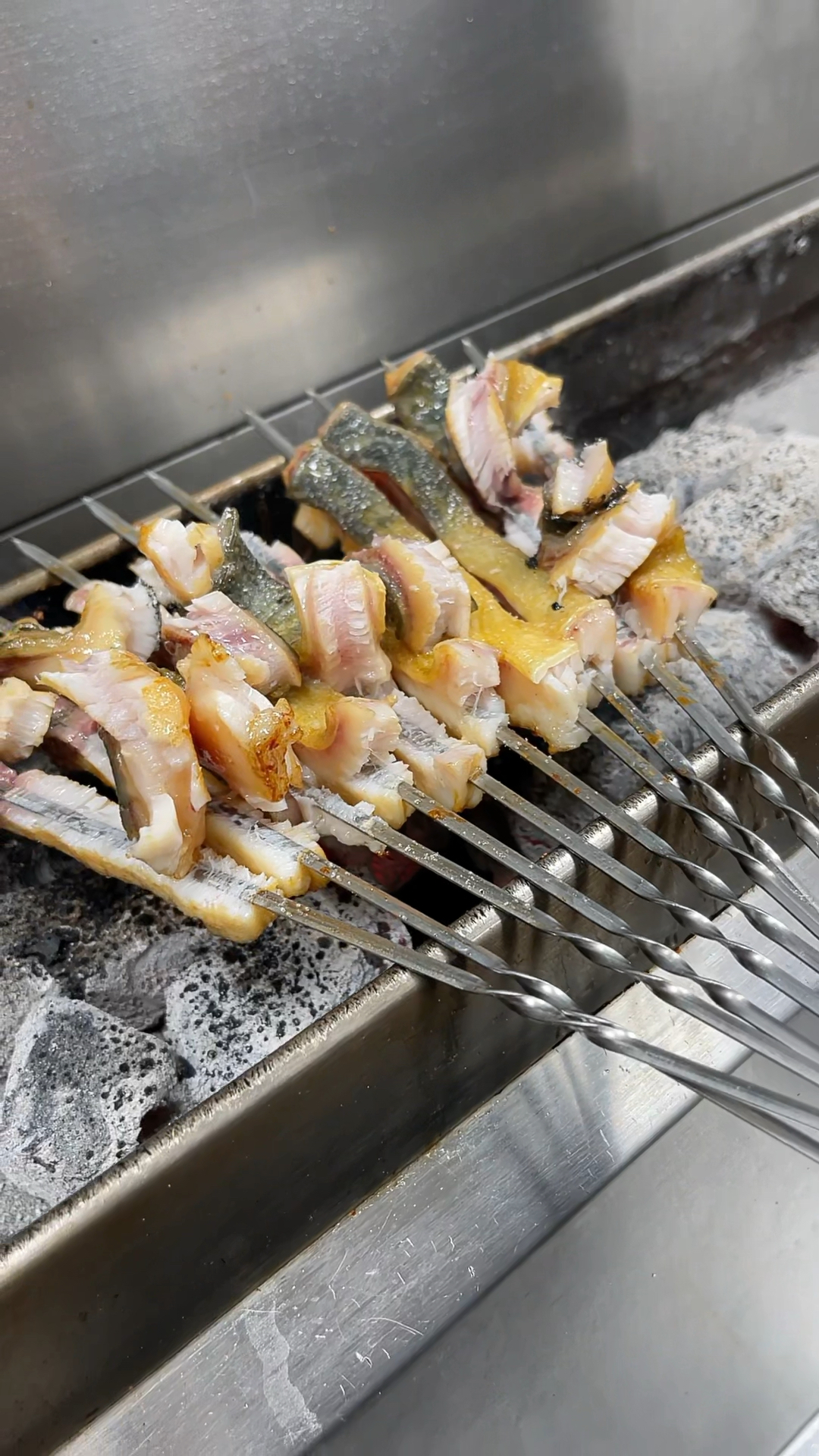 烤鱼串,我相信很多老铁都没吃过