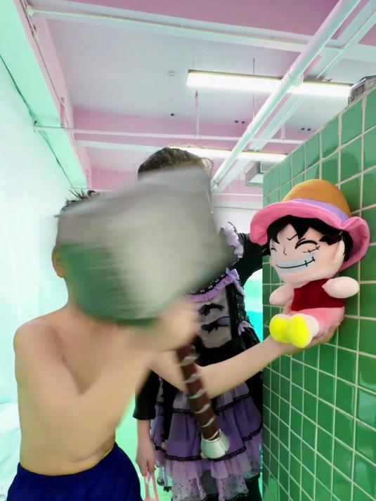路飞被控制住了