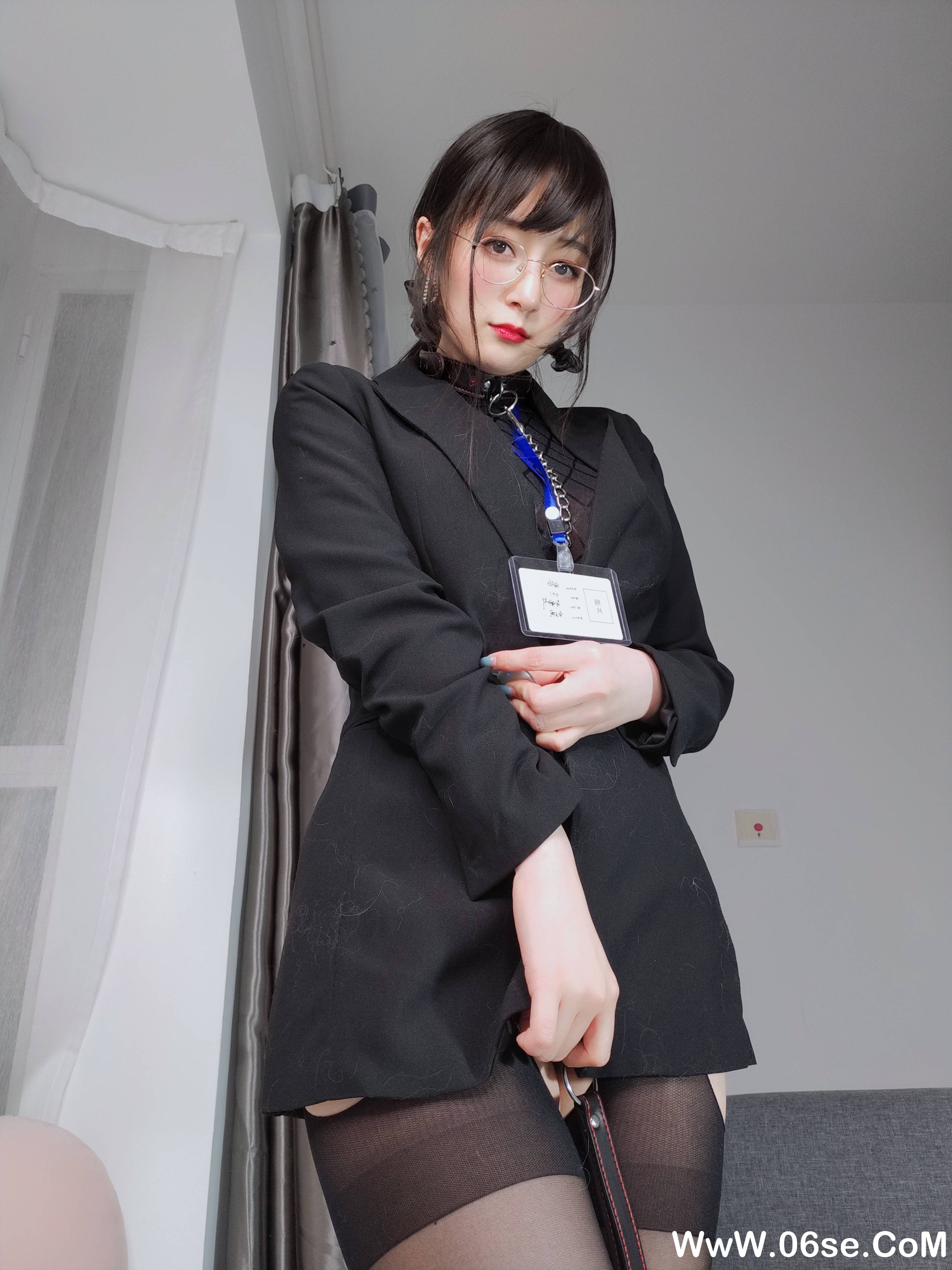 图片[123]-Coser小姐姐白银  NO.088– 黑丝情趣 [144P+8V1.22G]-六色网