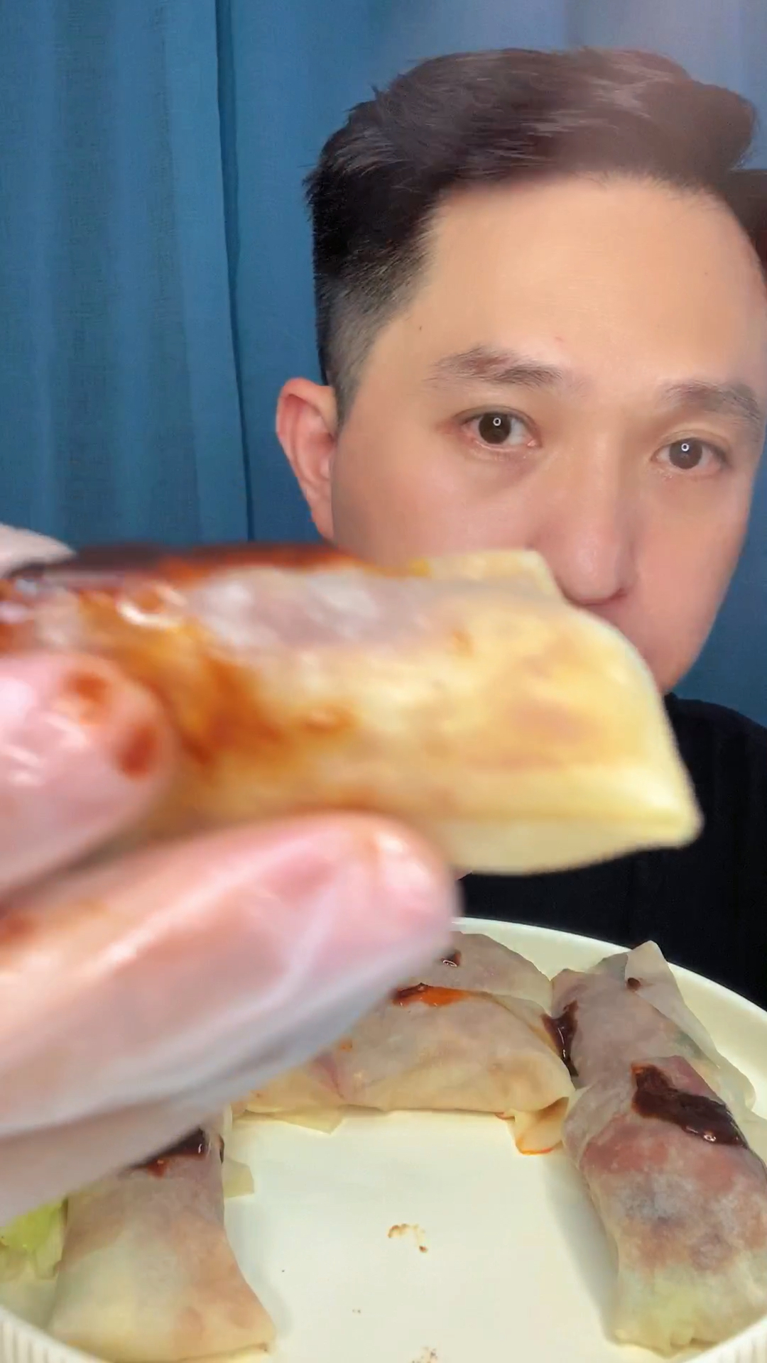 烤鸭卷饼,有喜欢甜咸口的吗