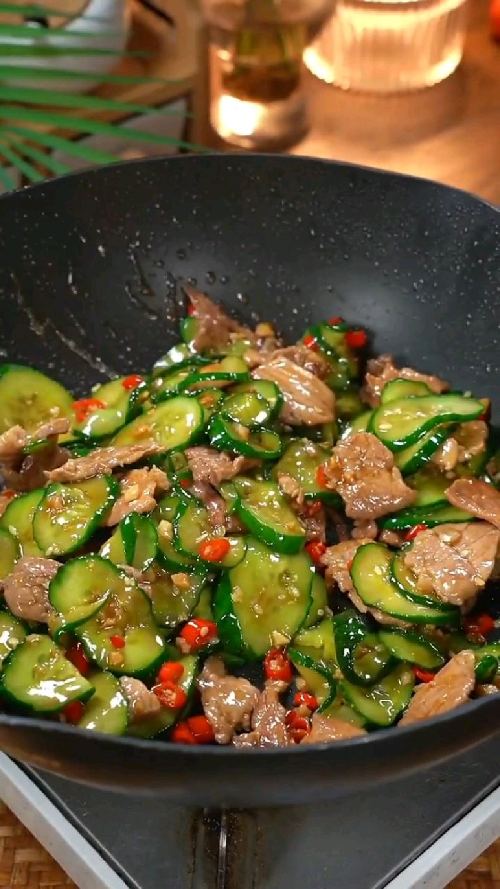 黄瓜别再凉拌了,做成黄花炒肉,好吃又下饭