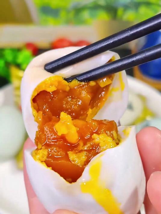北海烤海鸭蛋:起沙流油不齁咸超赞