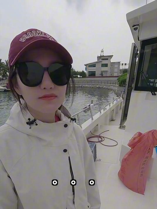 为了赚钱!带女友又花2个月工资去深海博金枪鱼……