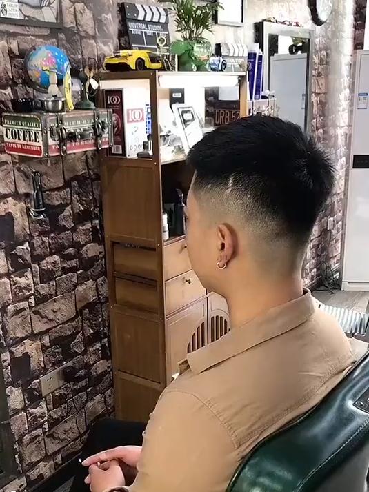 男士瓜子头发型