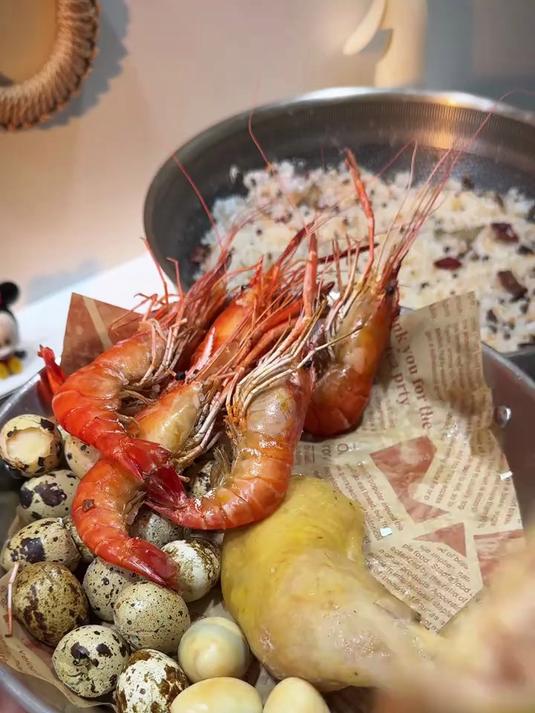 饭搭子想吃盐焗鸡了，我就安排这个古法盐焗，鲜嫩入味