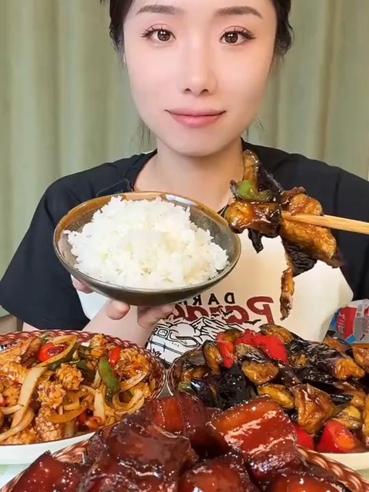 红烧肉古法糖色文火慢炖胶原蛋白爆棚的养颜硬菜