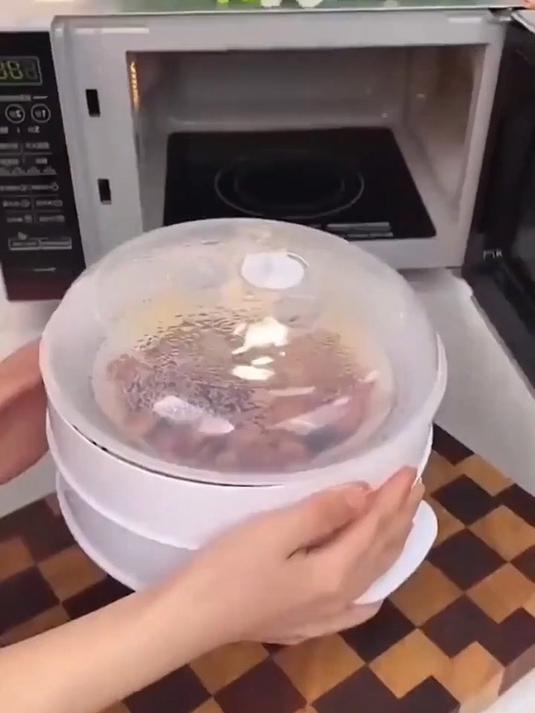 微波炉加热蒸盒:家庭主妇的烹饪新宠