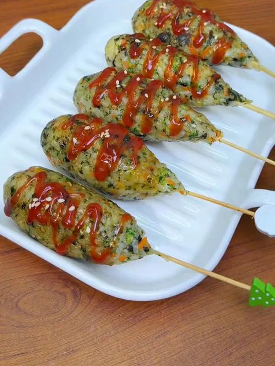 天气热孩子不好好吃饭,试试这个牛肉海苔大虾饭团