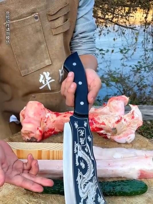 屠龙砍骨刀!高锰钢锻打 + 加固刀柄,斩骨裂石锋利不卷刃