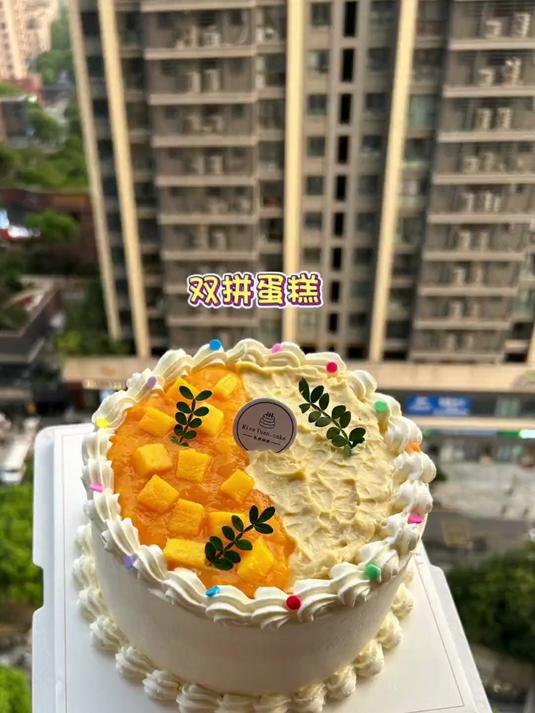 双拼的蛋糕太好吃本来做给孩子们吃的结果自己没忍住吃了一大块