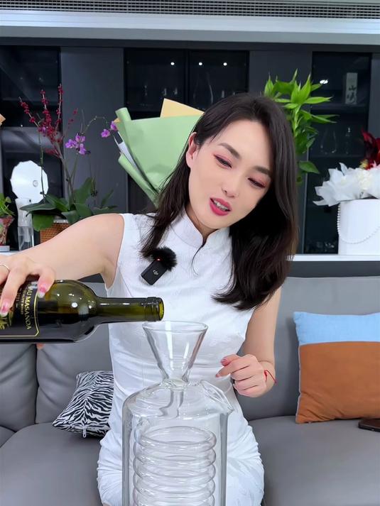 适合带给爸爸妈妈的葡萄酒，全部葡萄原汁发酵好喝又健康