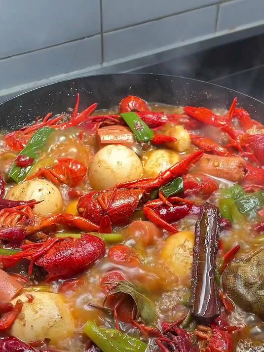 小龙虾家庭版超香做法 快艾特你对象吧