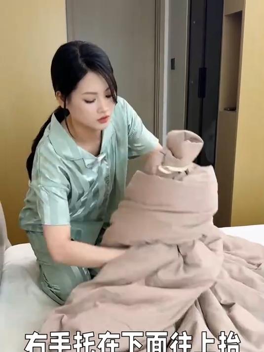 妈嫌我被子叠得像屎?便便被叠法教程来了