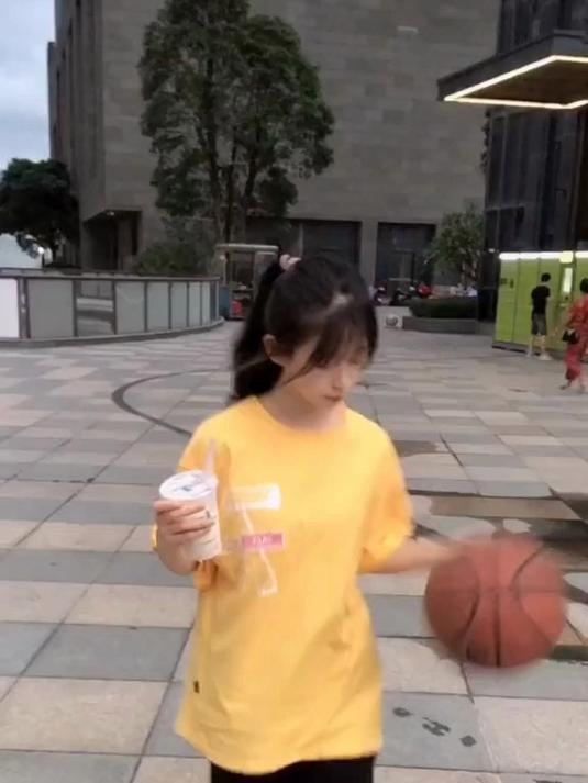 还有什么是比打完球来一杯奶茶更快乐的
