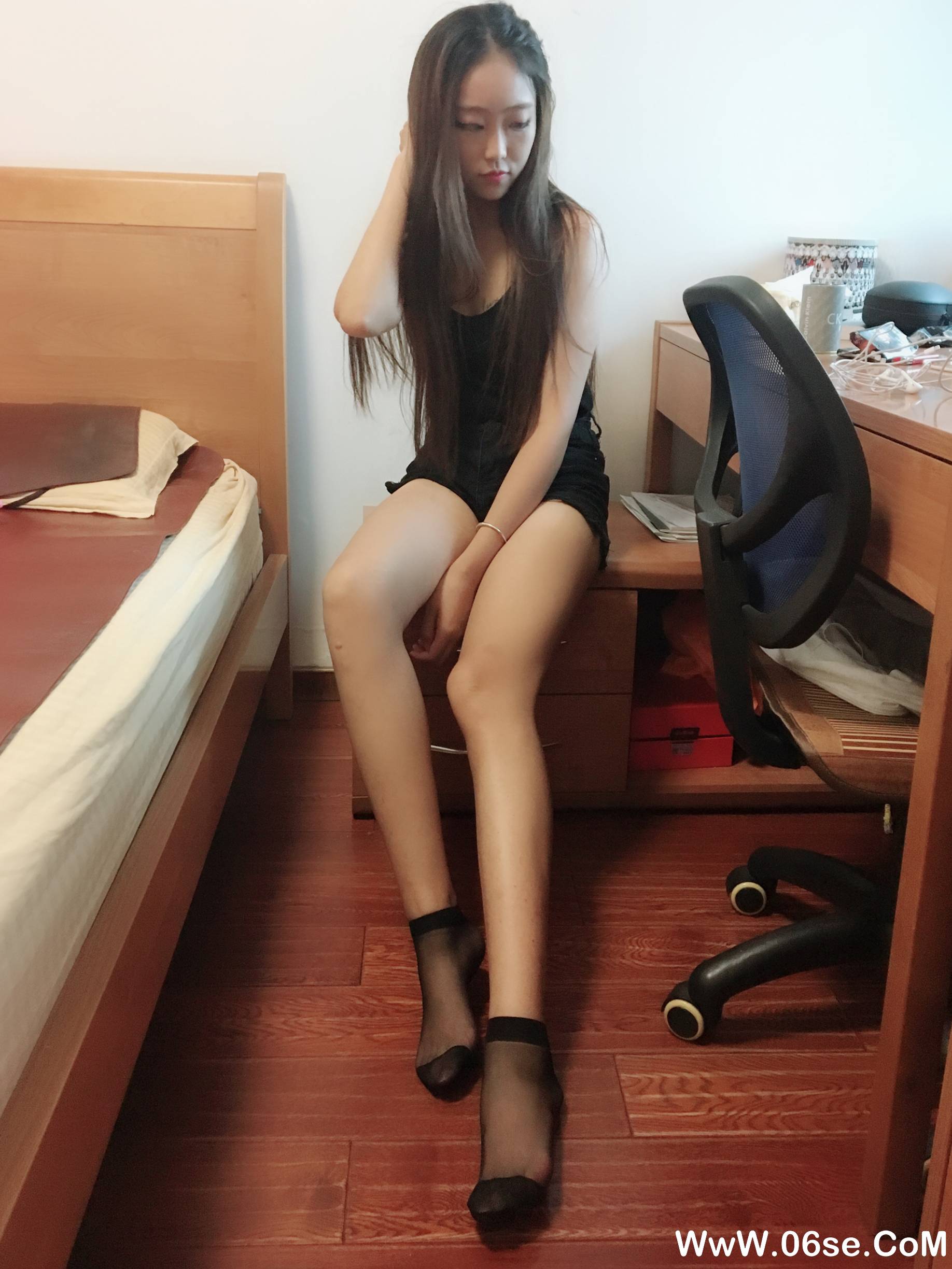 图片[73]-学妹校园寝室短丝系列010期 曾雨柔[96P290M]-六色网
