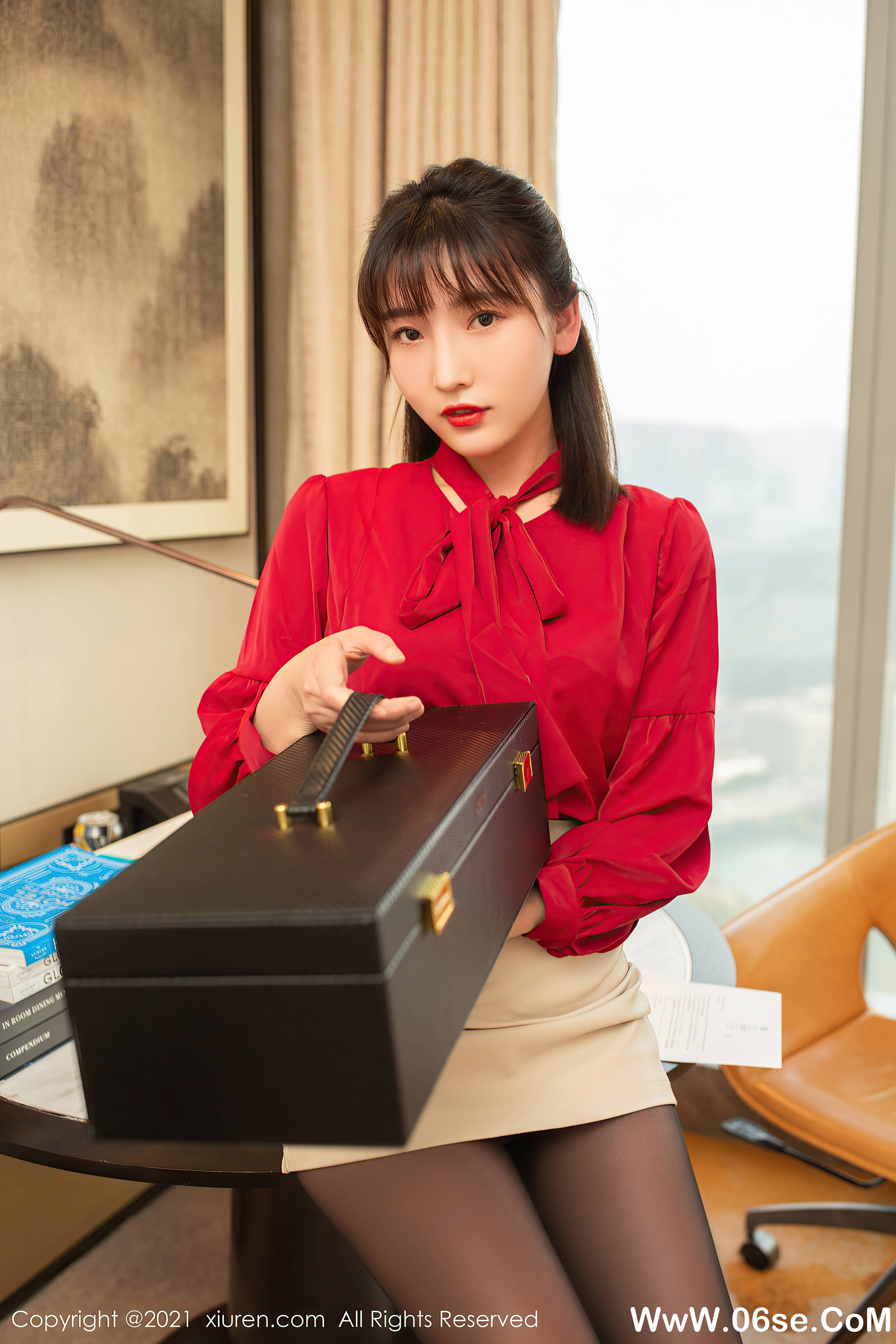 图片[4]-[XIUREN秀人网] 2021.08.18 NO.3819 陆萱萱[68+1P754M]-六色网
