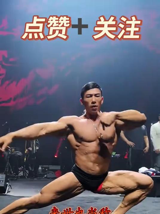 肌肉巨兽对决:健身界古典健美比赛,精彩绝伦!