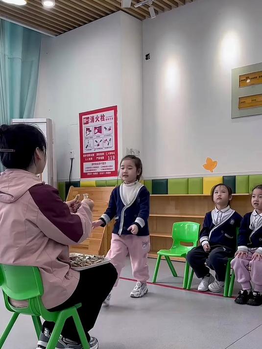 孩子因为发加餐和老师大发脾气,园长约家长来幼儿园了解情况