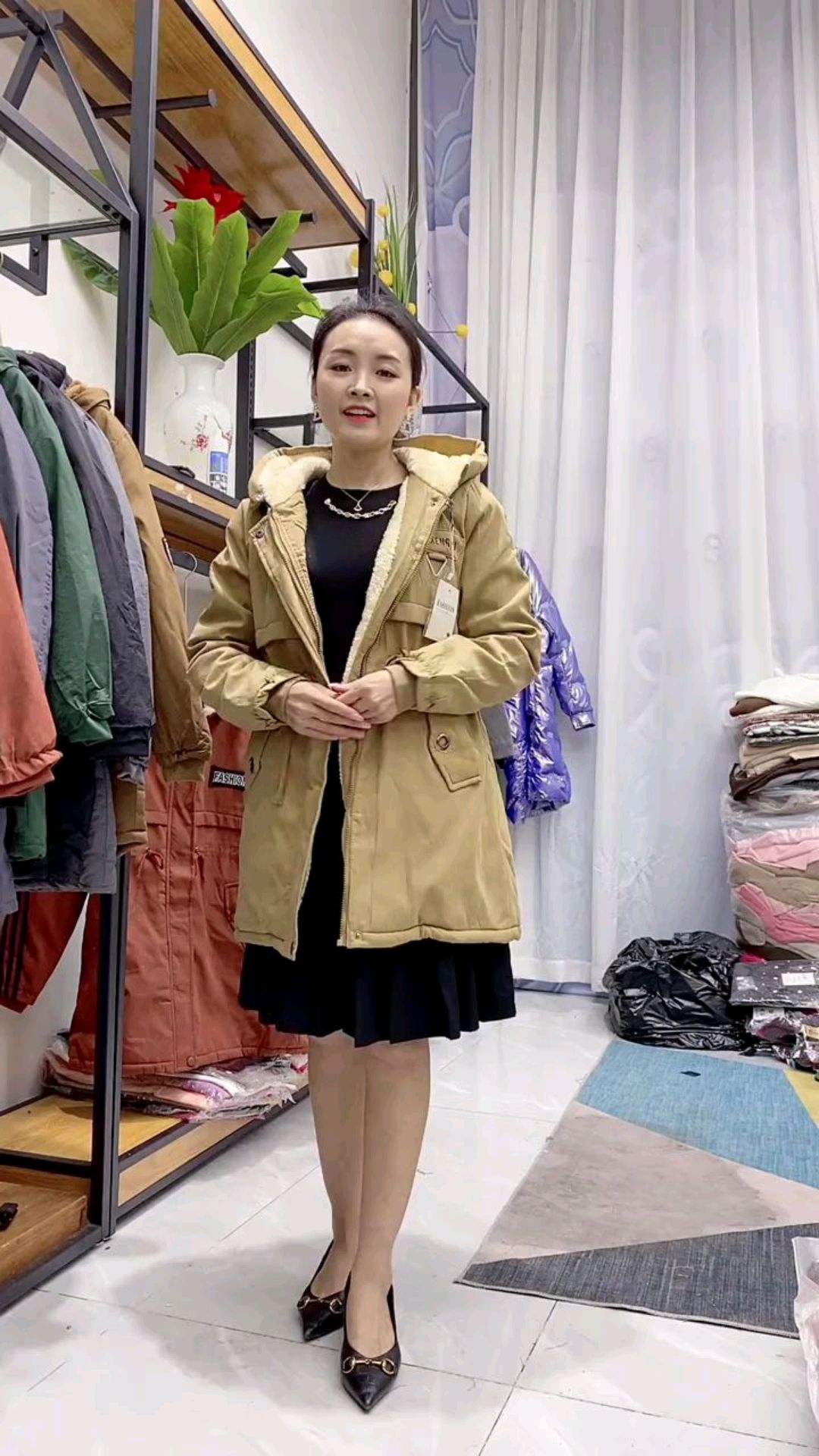 0123广州服装市场女装清仓,中长款派克服组合系列
