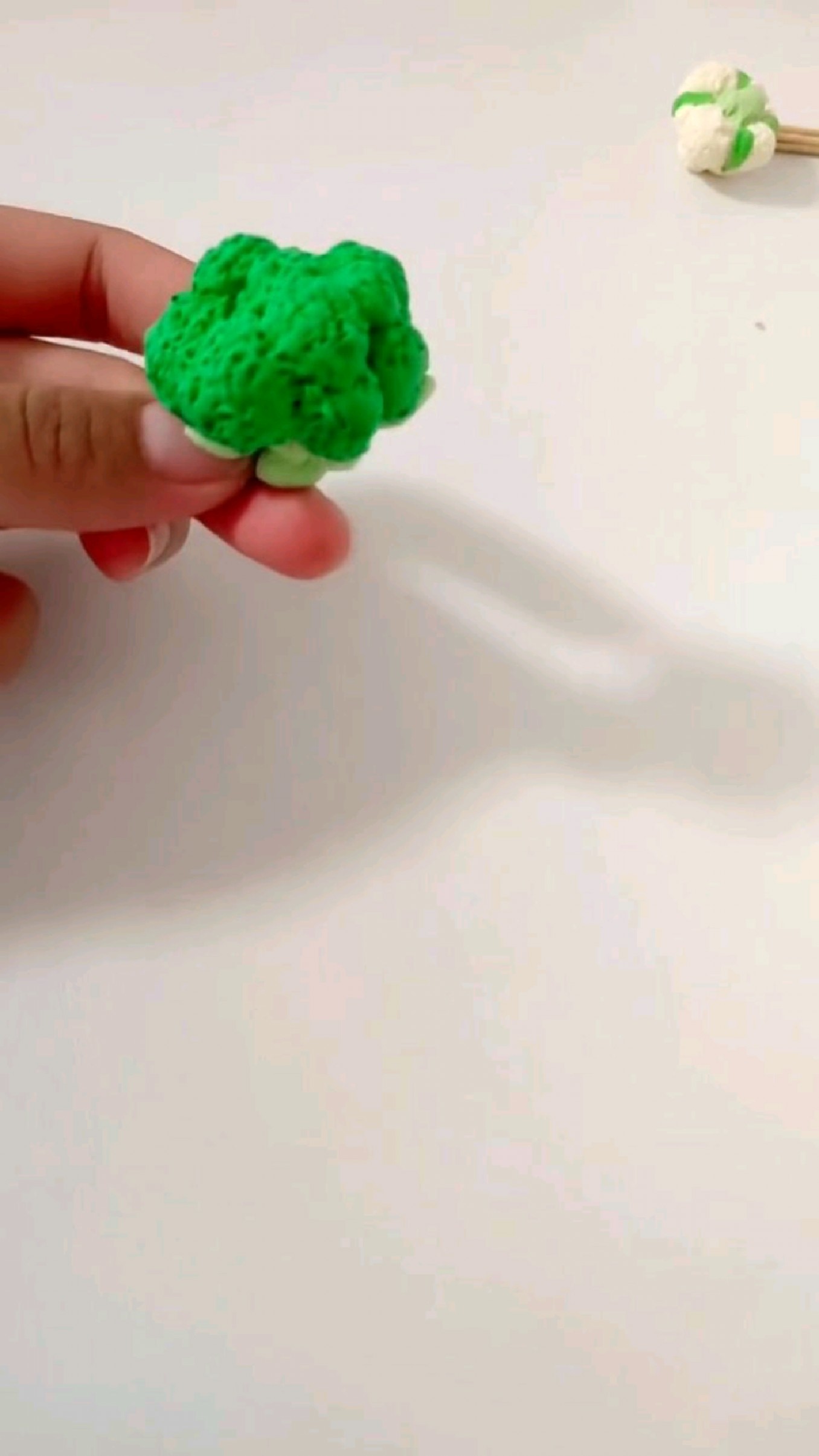 和孩子一起做手工～～彩泥西蓝花和花菜