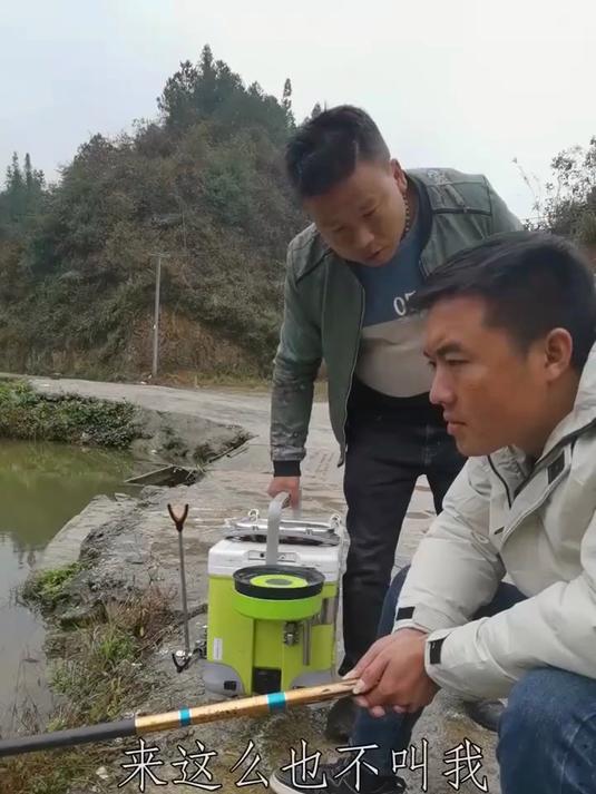 这么大盆龙虾你说气人不气人