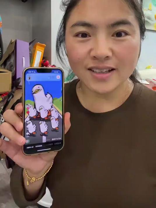 快看小鸭子走路！