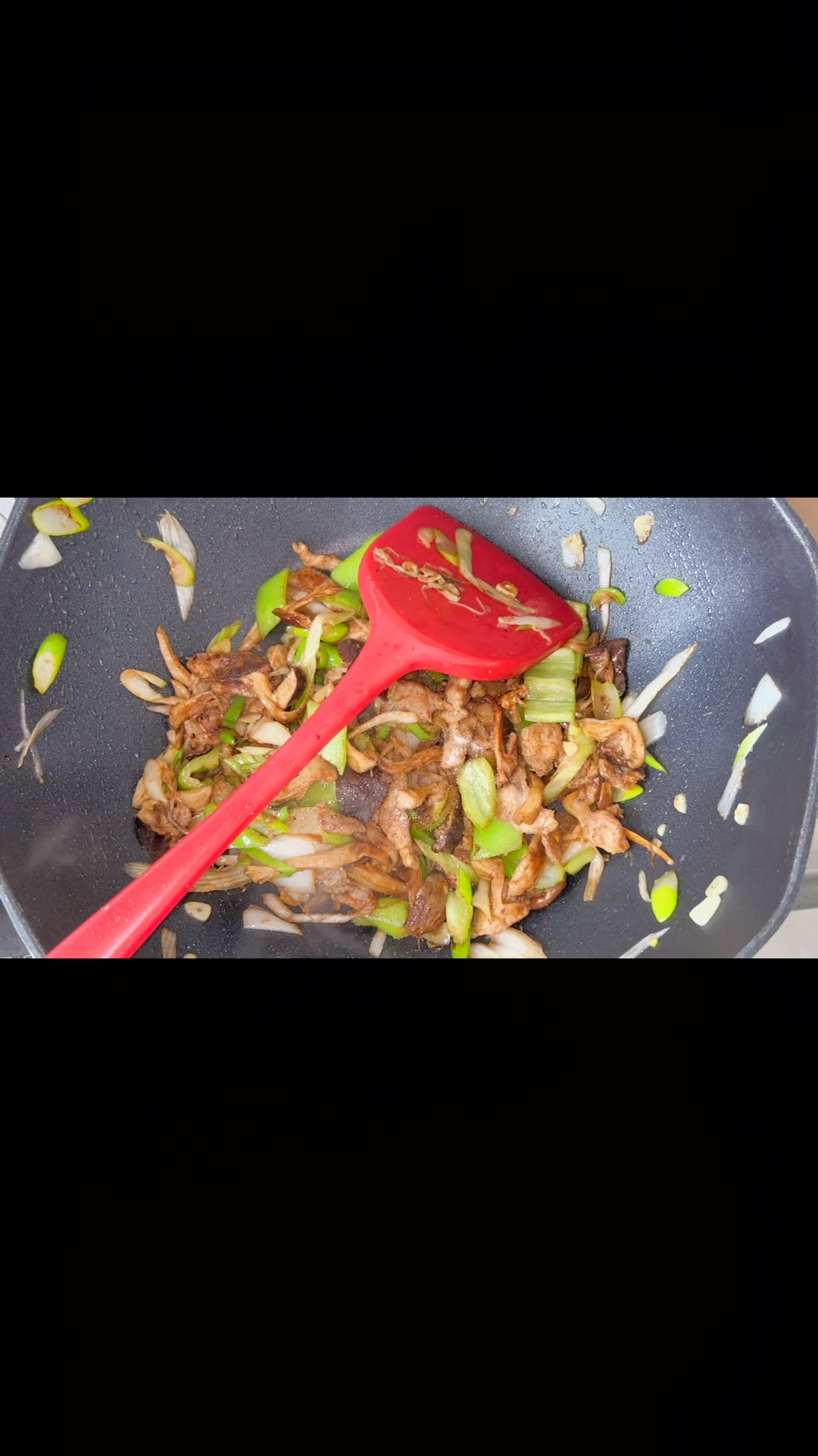 给老婆做山蘑菇炒肉