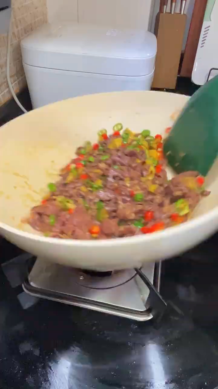 儿子吃了这野山椒炒牛肉,还要让我炒给他