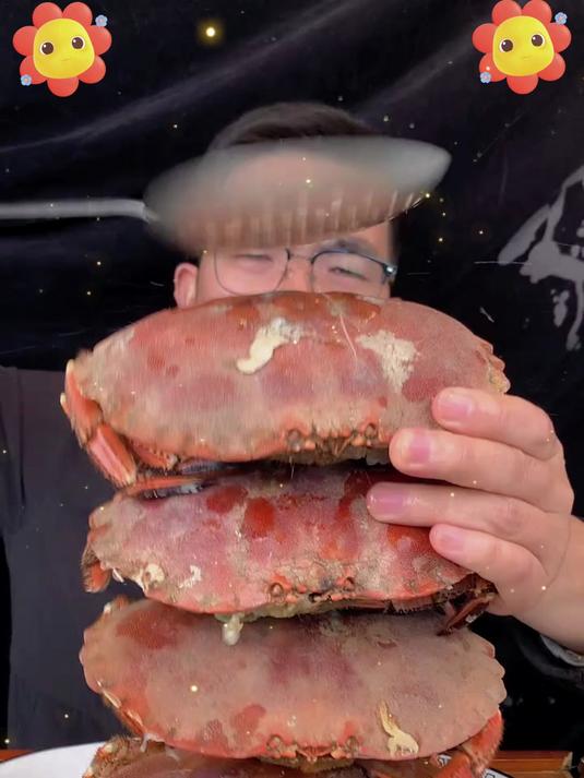 鲜冻熟面包蟹：膏肥黄满肉紧实，鲜冻锁鲜无添加，加热即食超方便