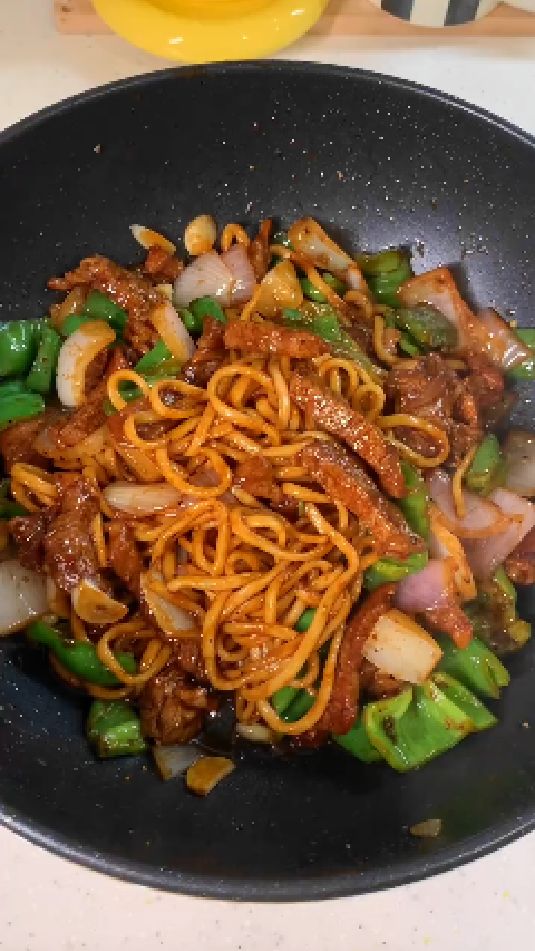 黑椒牛肉炒面