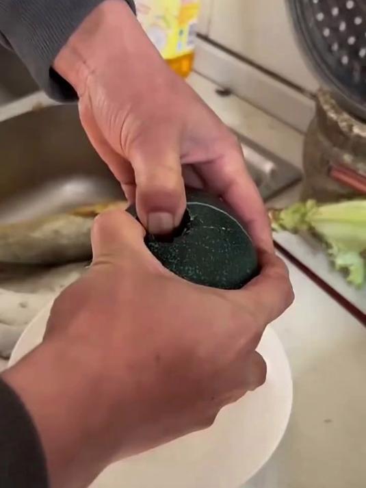 这是什么蛋呀怎么是绿色的