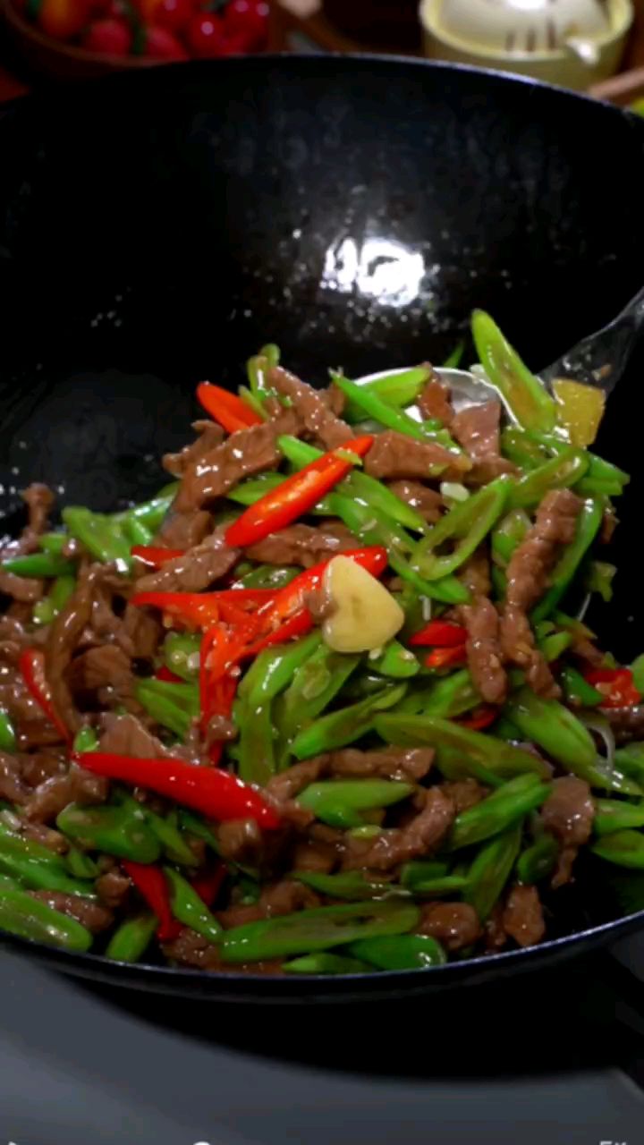 每天不知道吃什么,你就试试这道牛肉炒豆角吧,美味又下饭。