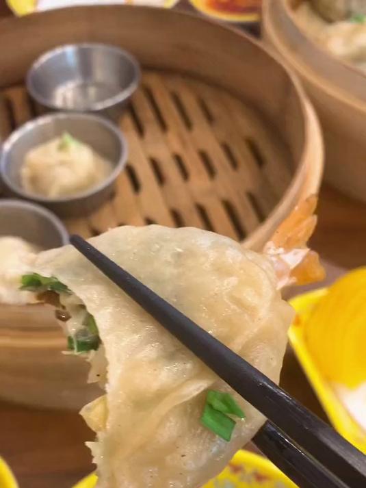 没想到在韩国也能吃到好吃的虾仁饺子。